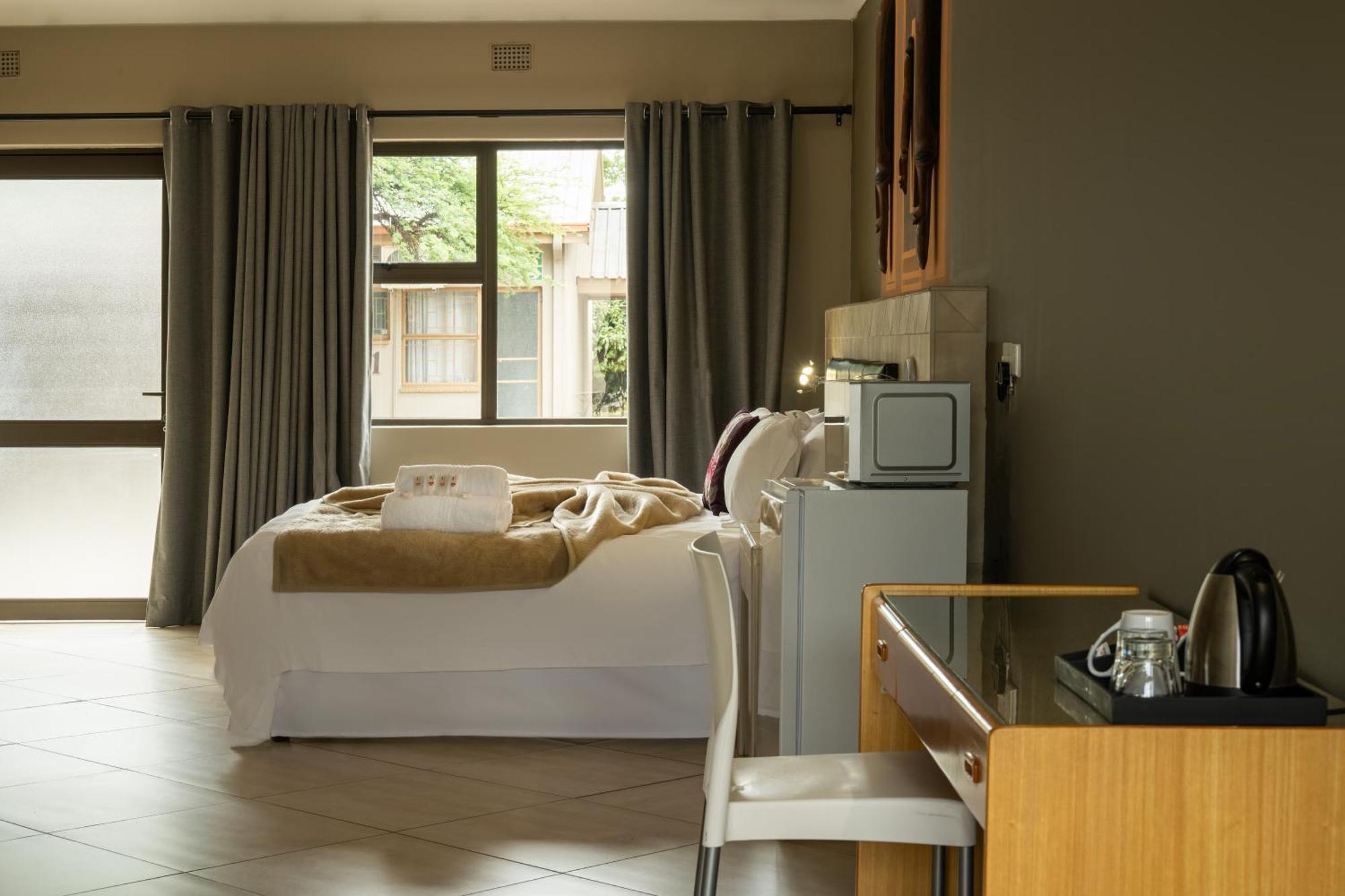 Kuruman Lodge ภายนอก รูปภาพ