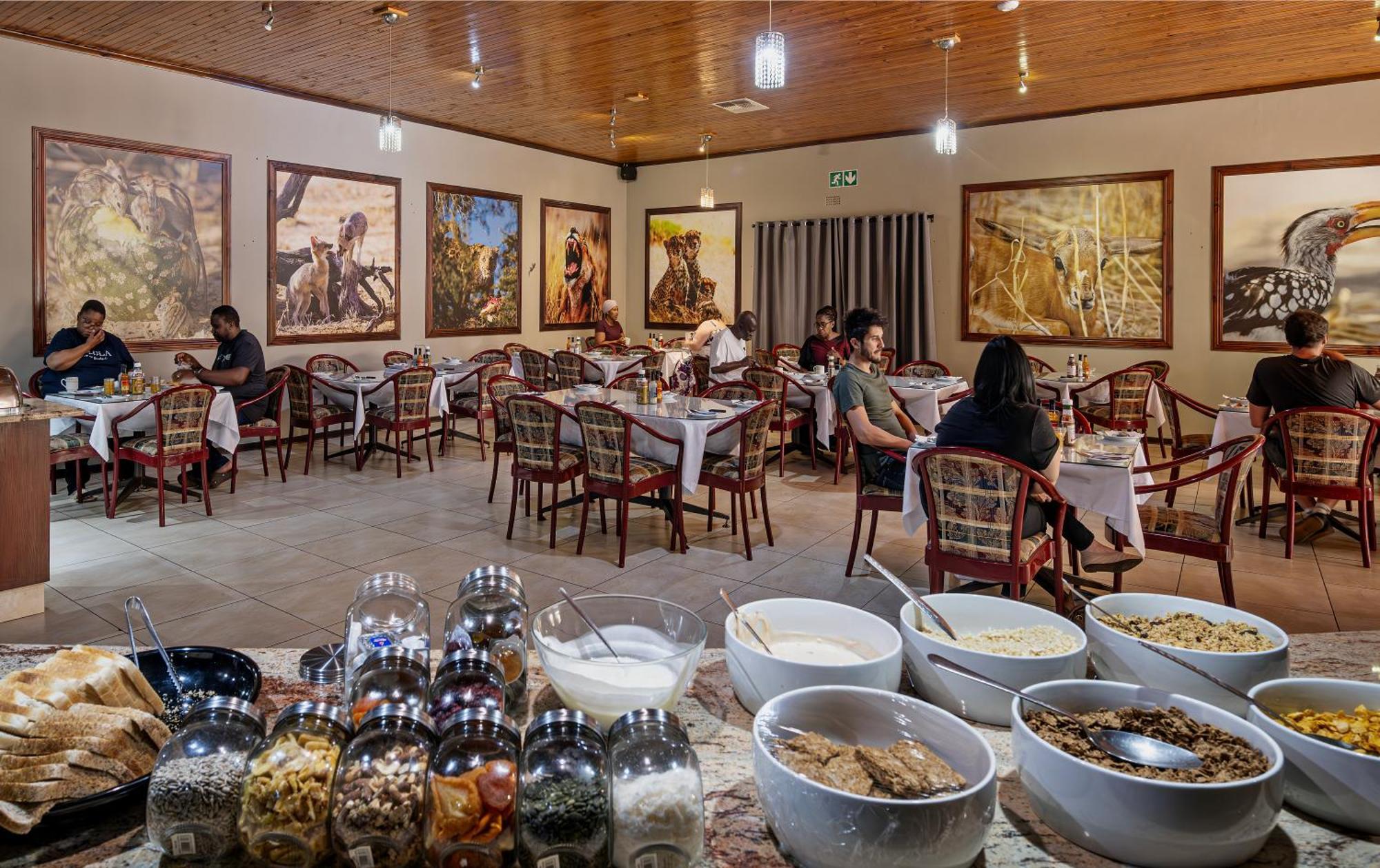 Kuruman Lodge ภายนอก รูปภาพ