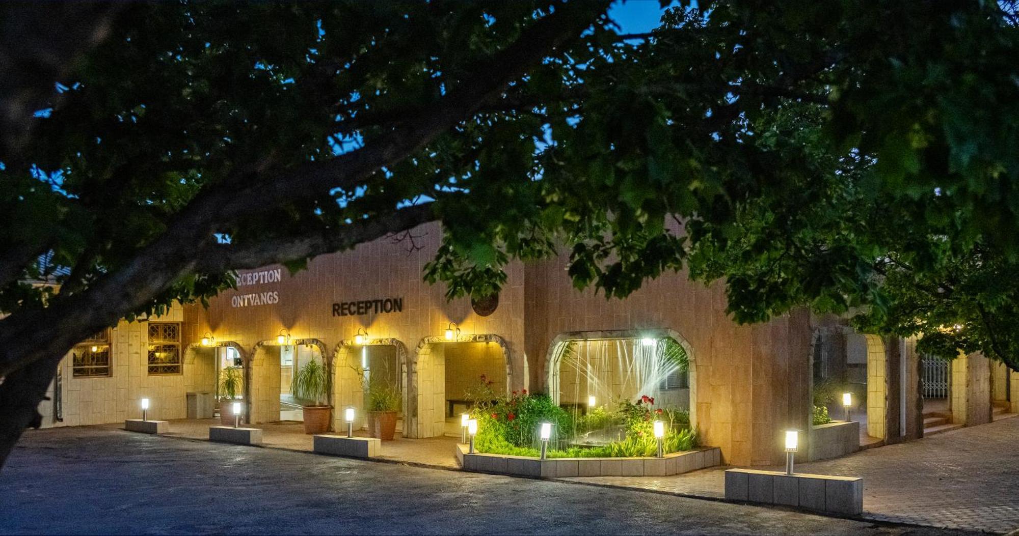 Kuruman Lodge ภายนอก รูปภาพ